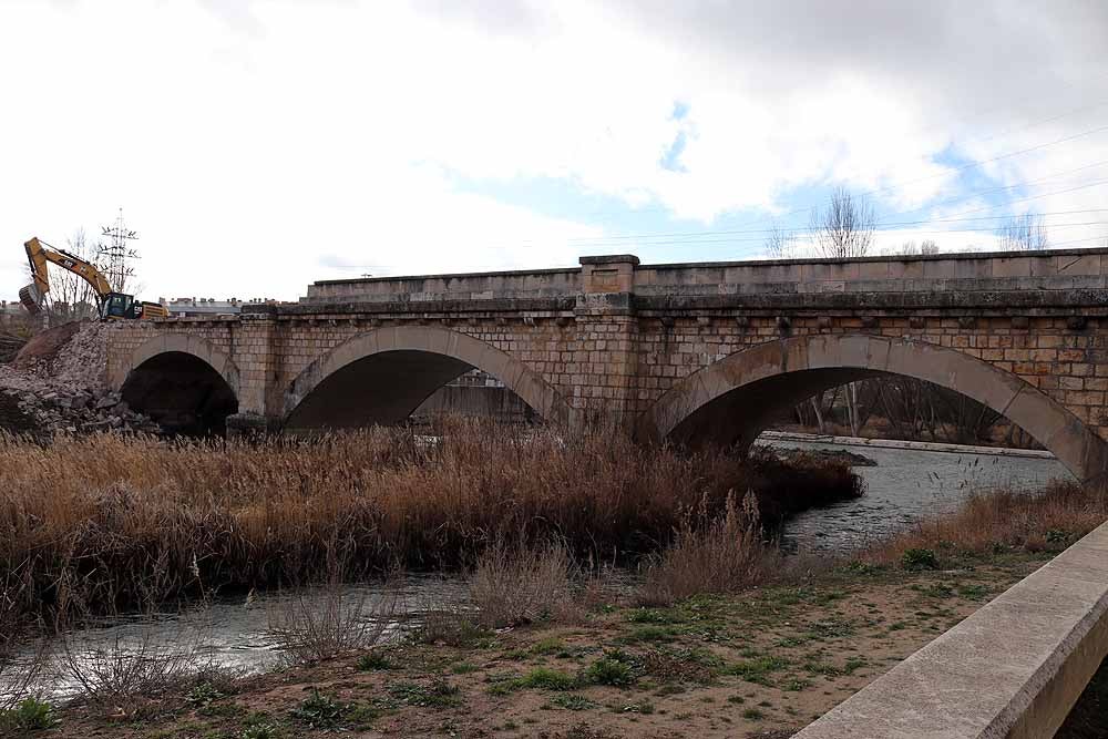 Fotos: Así trabajan las máquinas en el puente de las Rebolledas