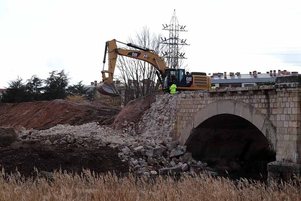 Fotos: Así trabajan las máquinas en el puente de las Rebolledas