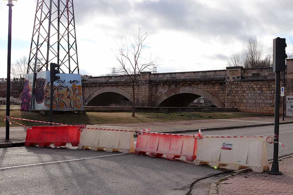 Fotos: Así trabajan las máquinas en el puente de las Rebolledas