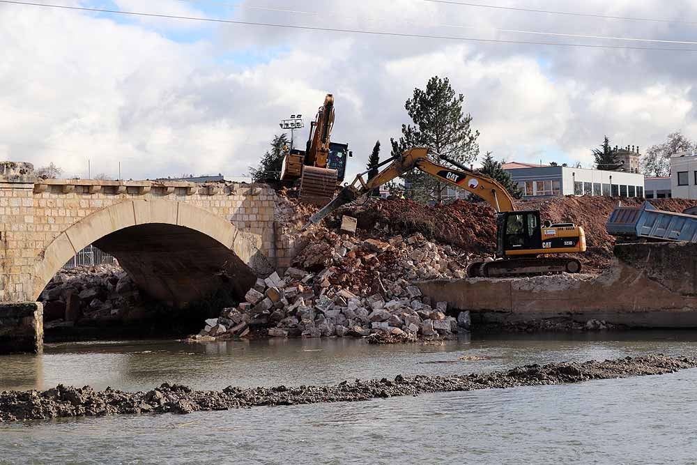 Fotos: Así trabajan las máquinas en el puente de las Rebolledas