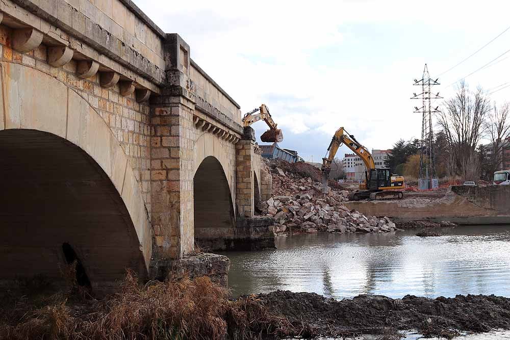 Fotos: Así trabajan las máquinas en el puente de las Rebolledas