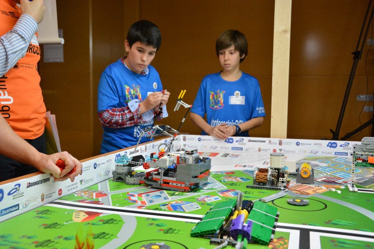 34 equipos de 4 provincias distintas de Castilla y León y otras comunidades han participado hoy en la fase clasificatoria del First Lego League celebrada en la Escuela Politécnica Superior.