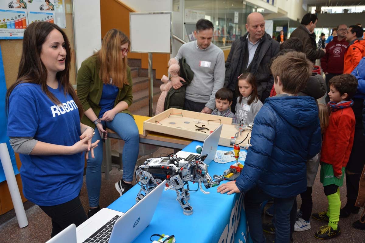 34 equipos de 4 provincias distintas de Castilla y León y otras comunidades han participado hoy en la fase clasificatoria del First Lego League celebrada en la Escuela Politécnica Superior.