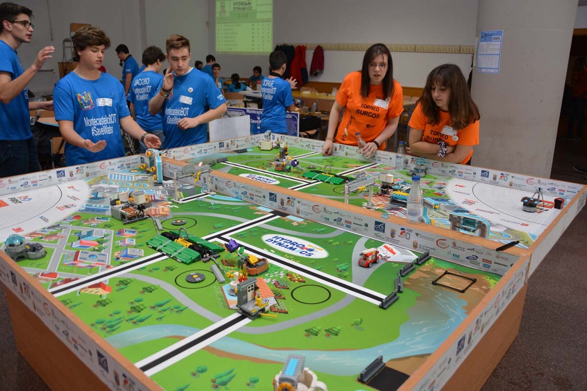 34 equipos de 4 provincias distintas de Castilla y León y otras comunidades han participado hoy en la fase clasificatoria del First Lego League celebrada en la Escuela Politécnica Superior.