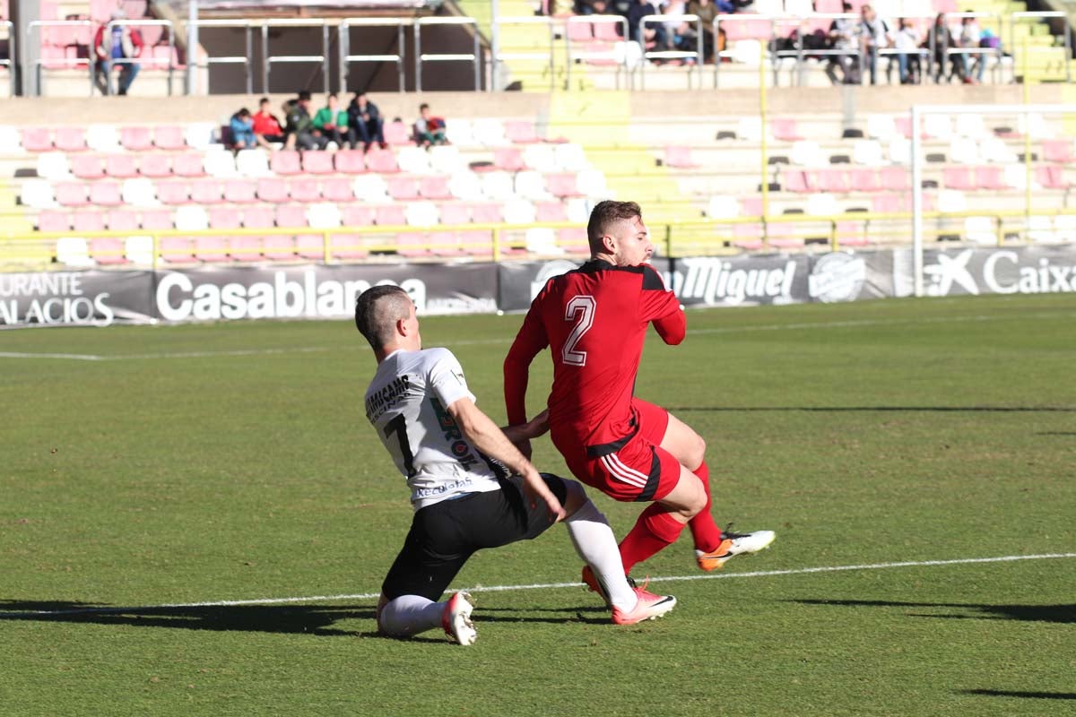 Una selección de las imágenes del choque entre el Burgos C y el Arenas de Getxo.