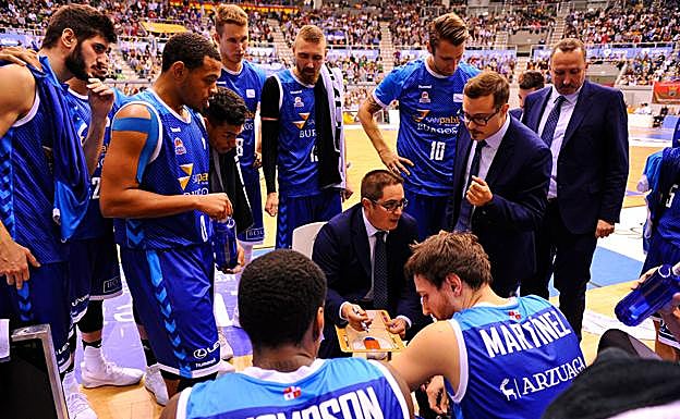 Regreso a la competición con complicados exámenes