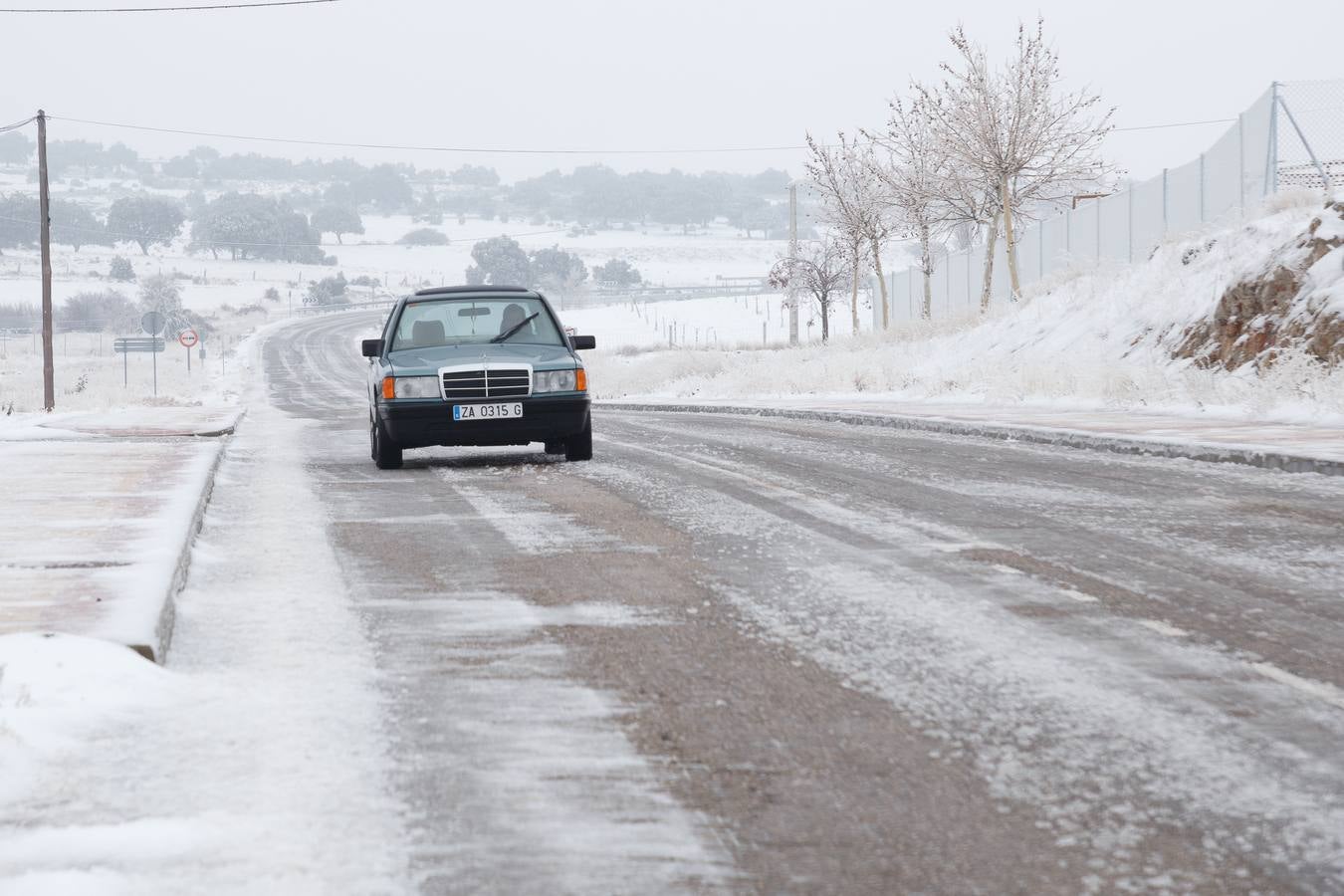 Temporal de nieve y hielo en Tardobispo, en la provincia de Zamora.