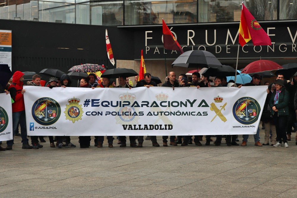 Fotos: Policías nacionales y guiardias civiles se manifiestan en Burgos