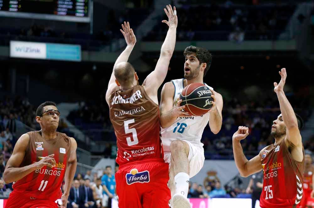 Fotos: Las mejores imágenes del Real Madrid-San Pablo Burgos
