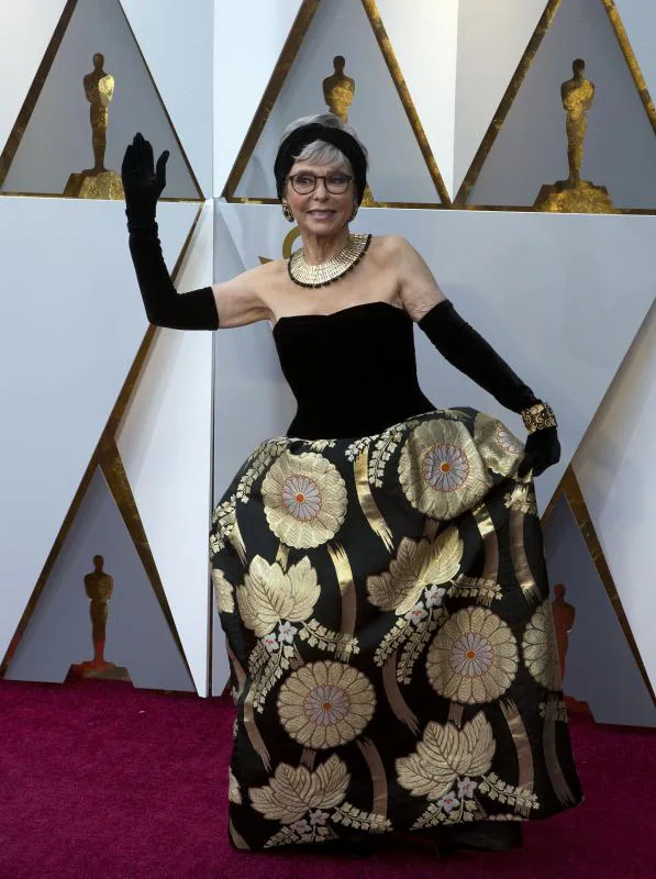 Fotos: Salma Hayek y las otras peor vestidas de los Oscar