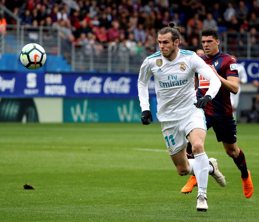 El Real Madrid consigue una sufrida victoria en Eibar de la mano de un Cristiano Ronaldo que con dos goles confirma su buen estado de forma.