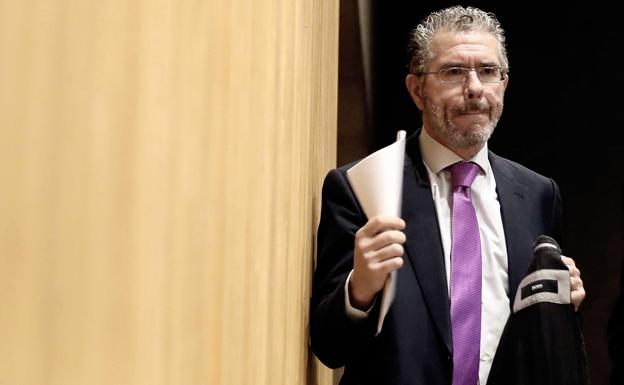 El ex secretario general del PP de Madrid, Francisco Granados, a su llegada al Congreso. 