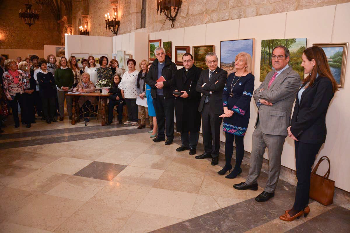 Un año más, Manos Unidas ha desplegado en el Monasterio de San Juan su ya tradicional mercadillo solidario. En este caso, el dinero que se recaude irá destinado a la construcción de un internado en Tanzania.