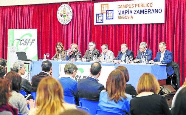 Inauguración de la jornada en el ágora del campus María Zambrano. 