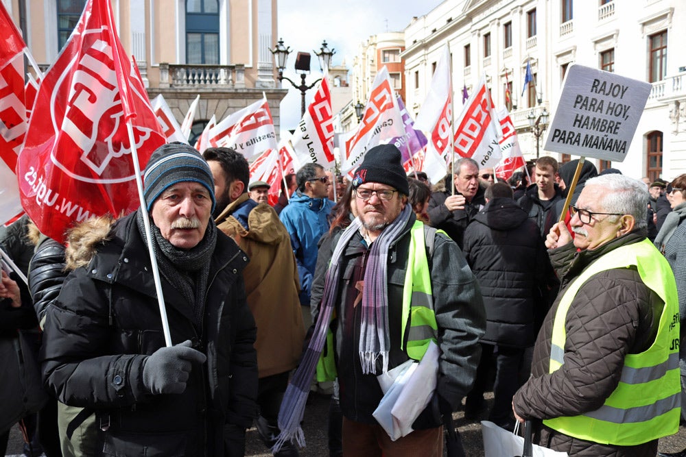 Fotos: Más de 4.000 burgaleses se manifiestan por unas pensiones dignas