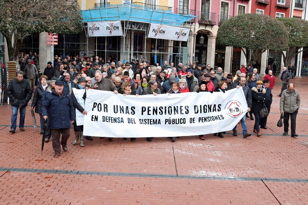 Fotos: Más de 4.000 burgaleses se manifiestan por unas pensiones dignas