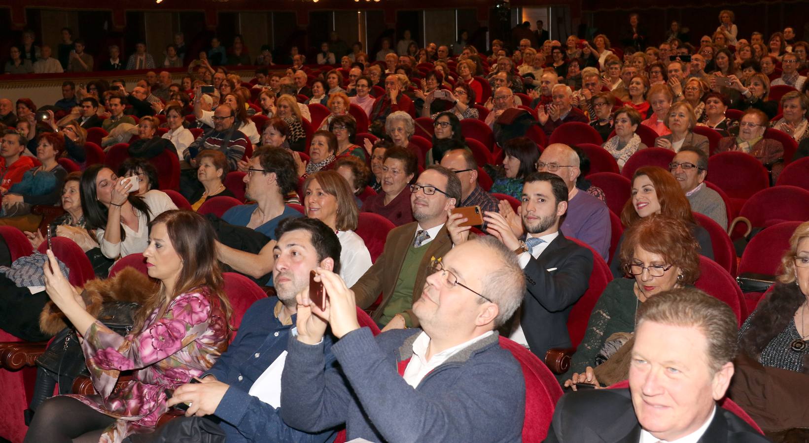 Fotos: Concha Velasco recibe la Medalla de Oro de Valladolid