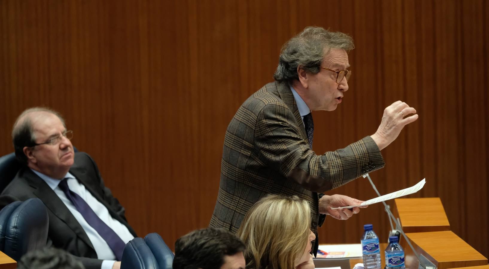 El presidente de la Junta de Castilla y León, Juan Vicente Herrera, ha tendido la mano una vez más para cerrar acuerdos de comunidad en torno a la ordenación del territorio y la reforma del Estatuto de Autonomía