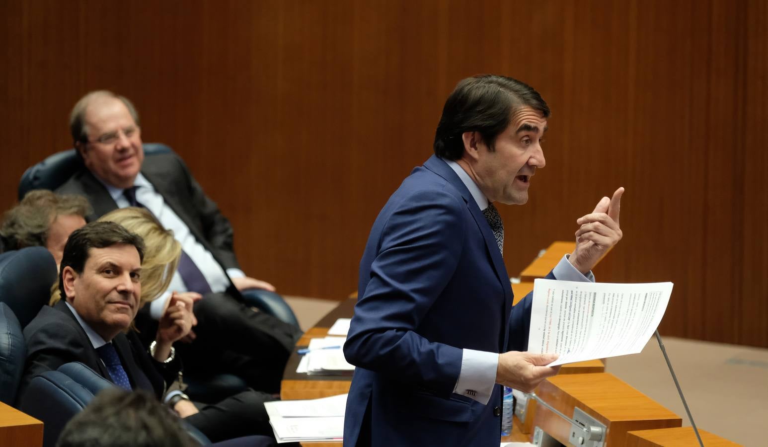 El presidente de la Junta de Castilla y León, Juan Vicente Herrera, ha tendido la mano una vez más para cerrar acuerdos de comunidad en torno a la ordenación del territorio y la reforma del Estatuto de Autonomía