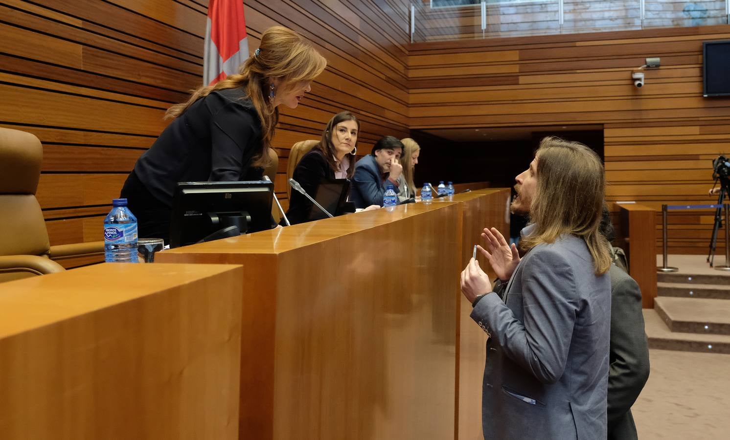 El presidente de la Junta de Castilla y León, Juan Vicente Herrera, ha tendido la mano una vez más para cerrar acuerdos de comunidad en torno a la ordenación del territorio y la reforma del Estatuto de Autonomía