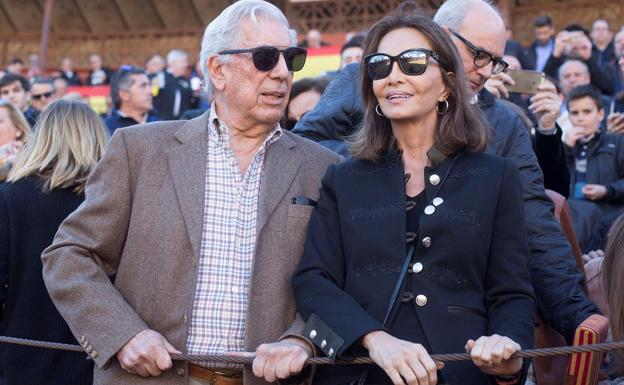 Isabel Presyler junto a su actual pareja Mario Vargas Llosa. 