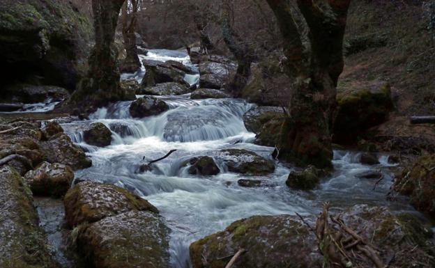 Imagen principal - El entorno es una joya medioambiental y patromonial.