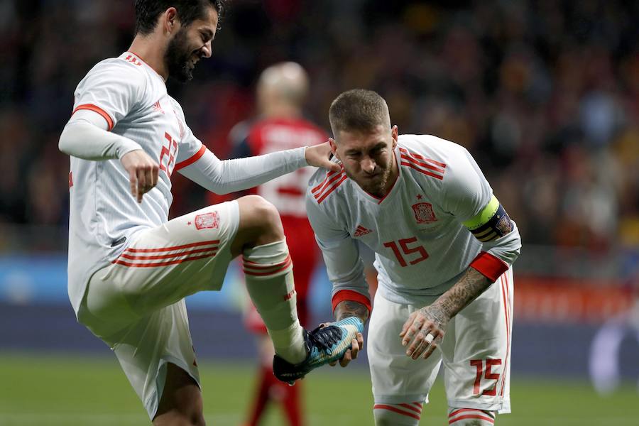 La selección que dirige Julen Lopetegui apabulló a Argentina en su estreno en el Wanda Metropolitano (6-1) con un 'hat-trick' de Isco y tantos de Diego Costa, Thiago y Aspas.