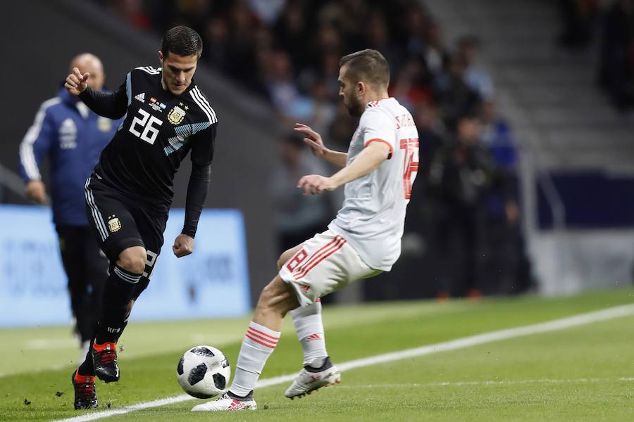 La selección que dirige Julen Lopetegui apabulló a Argentina en su estreno en el Wanda Metropolitano (6-1) con un 'hat-trick' de Isco y tantos de Diego Costa, Thiago y Aspas.