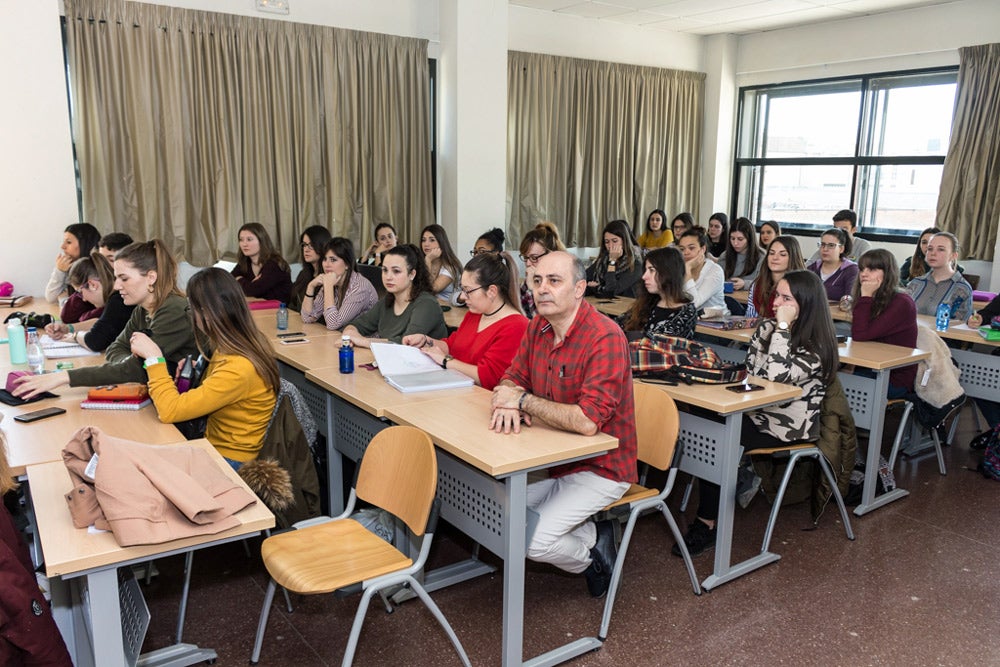 Imagen secundaria 1 - Rompiendo barreras por los refugiados