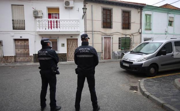 Calle Ronda del Cuarto de Fuente Vaqueros, en Granada, donde se ha producido el tiroteo.