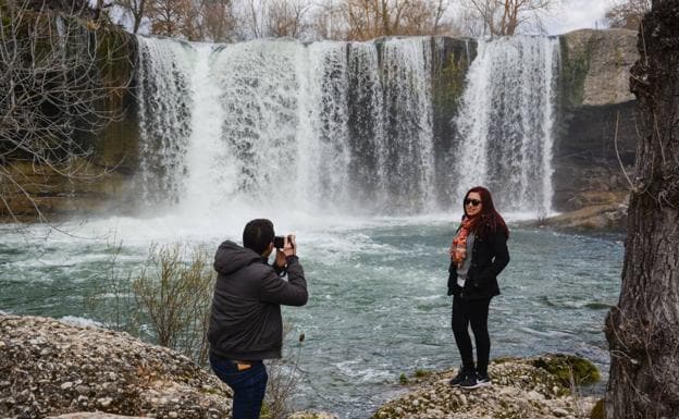 Cada año acuden a Pedrosa miles de turistas.