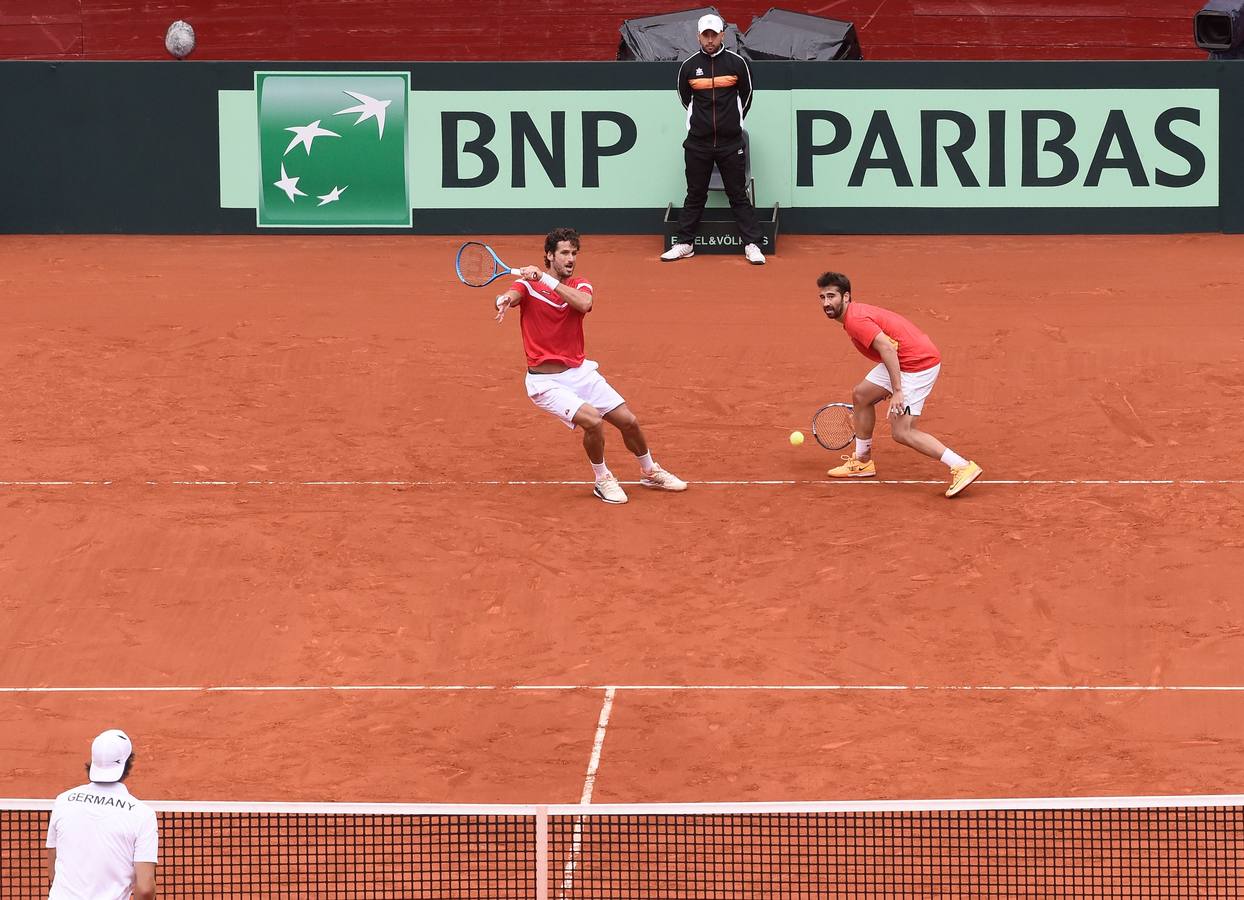 El punto de dobles lo han disputado Feliciano López y Marc López, por parte de España y Jan-Lennard Struff y Tim Puetz, por Alemania. 