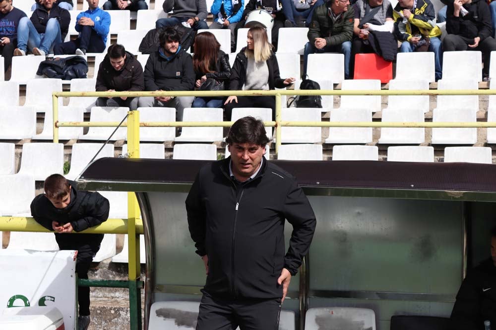 Una selección de las mejores imágenes del choque entre el Burgos CF y el CD Izarra.