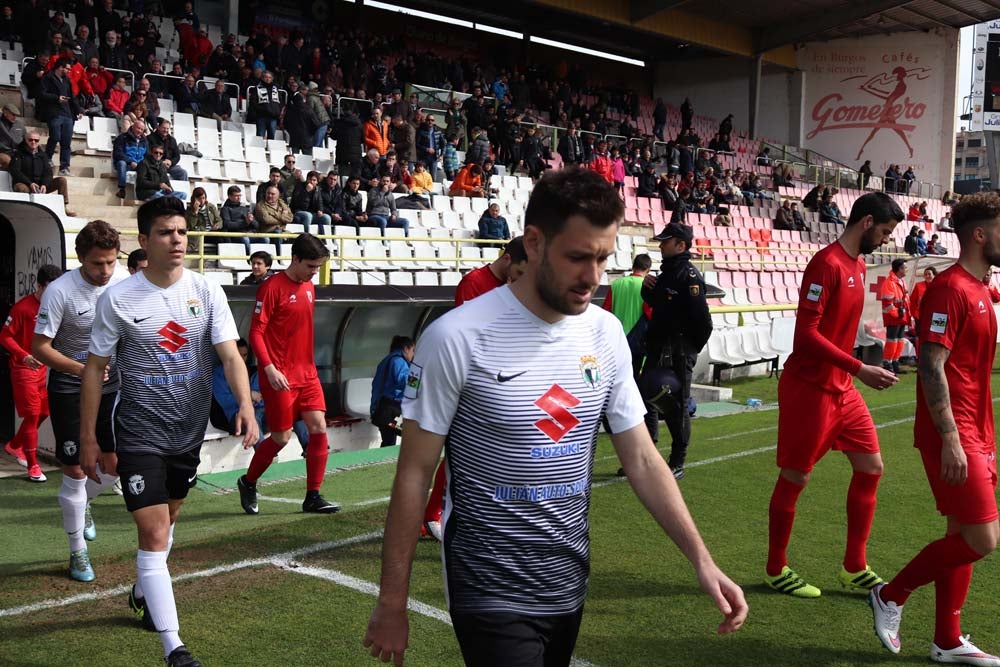 Una selección de las mejores imágenes del choque entre el Burgos CF y el CD Izarra.