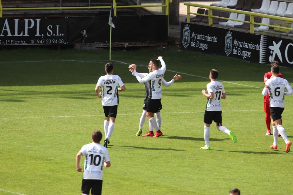 Una selección de las mejores imágenes del choque entre el Burgos CF y el CD Izarra.