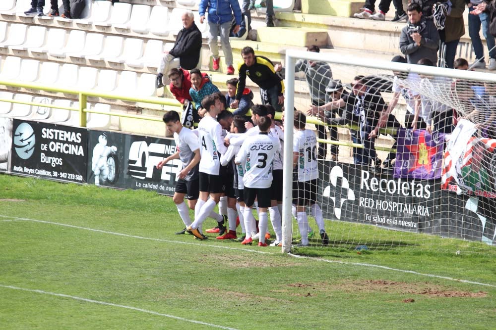 Una selección de las mejores imágenes del choque entre el Burgos CF y el CD Izarra.