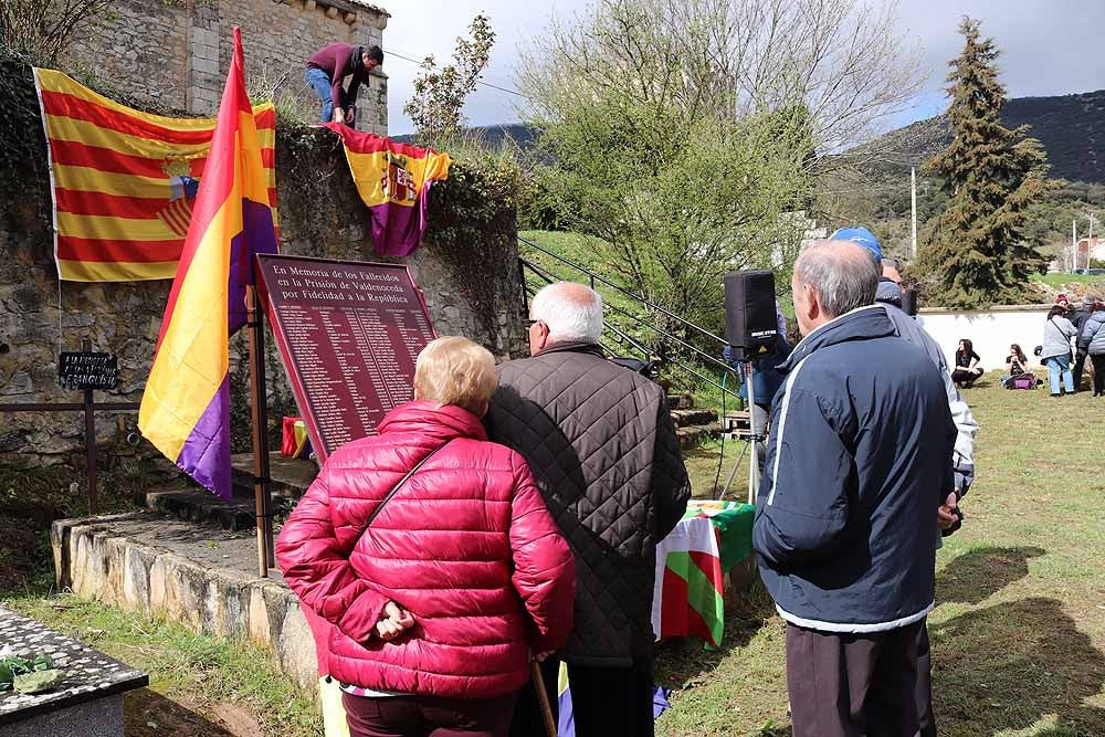 Fotos: Entrega de los restos de cuatro represaliados en Valdenoceda