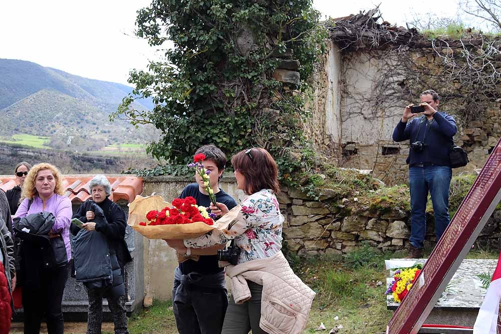 Fotos: Entrega de los restos de cuatro represaliados en Valdenoceda