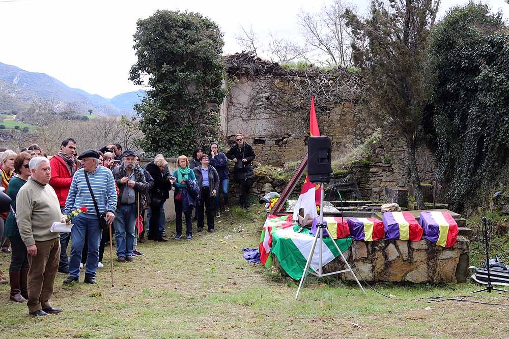 Fotos: Entrega de los restos de cuatro represaliados en Valdenoceda