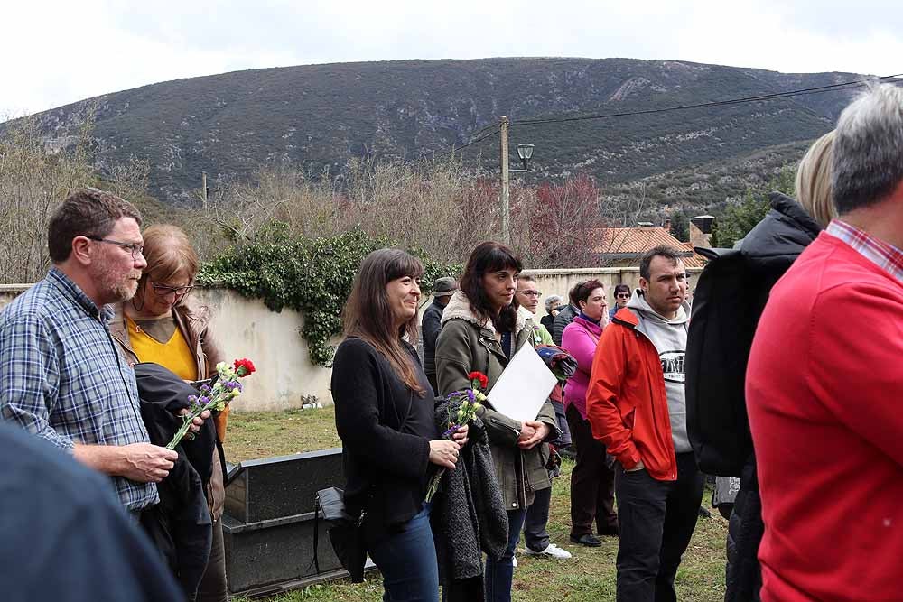 Fotos: Entrega de los restos de cuatro represaliados en Valdenoceda