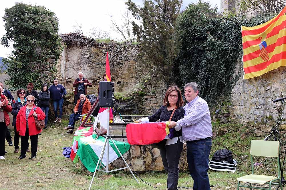 Fotos: Entrega de los restos de cuatro represaliados en Valdenoceda