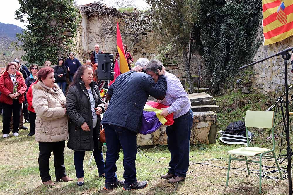 Fotos: Entrega de los restos de cuatro represaliados en Valdenoceda