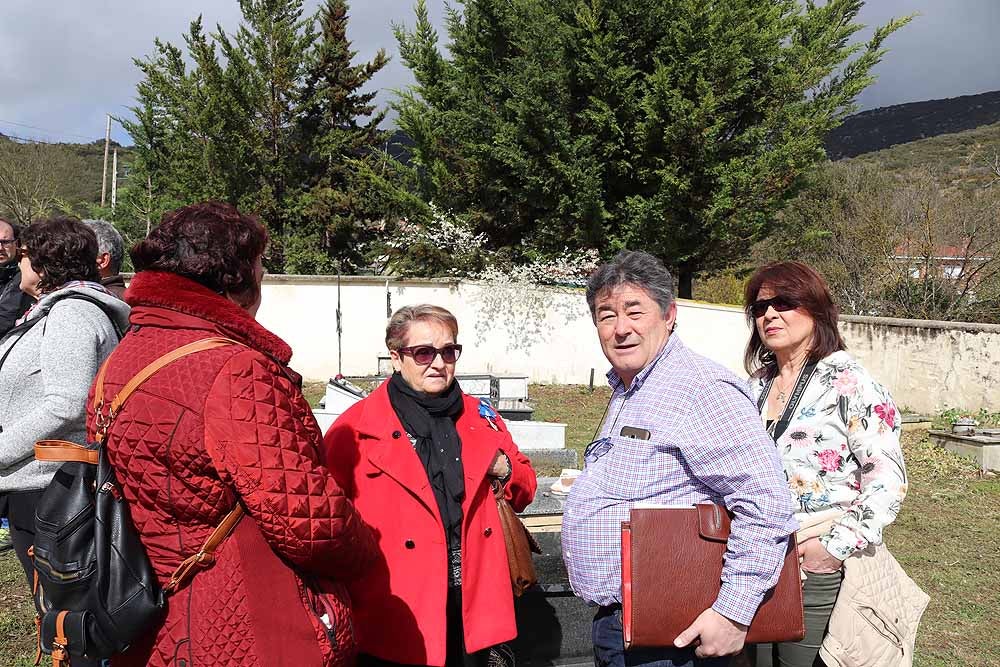 Fotos: Entrega de los restos de cuatro represaliados en Valdenoceda