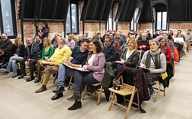 Entre los asistentes, Daniel de la Rosa y Esther Peña