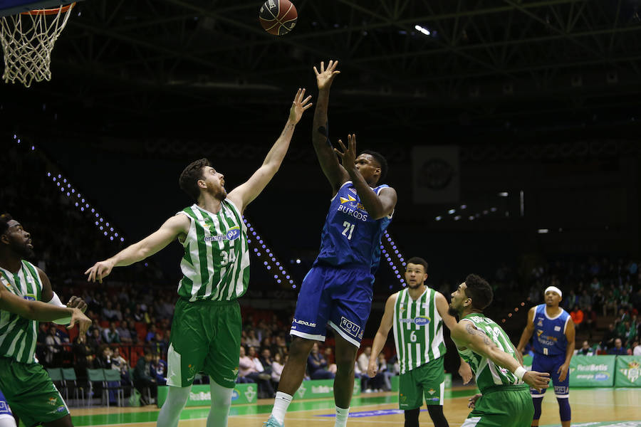 Fotos: Las imágenes del Betis - San Pablo Burgos