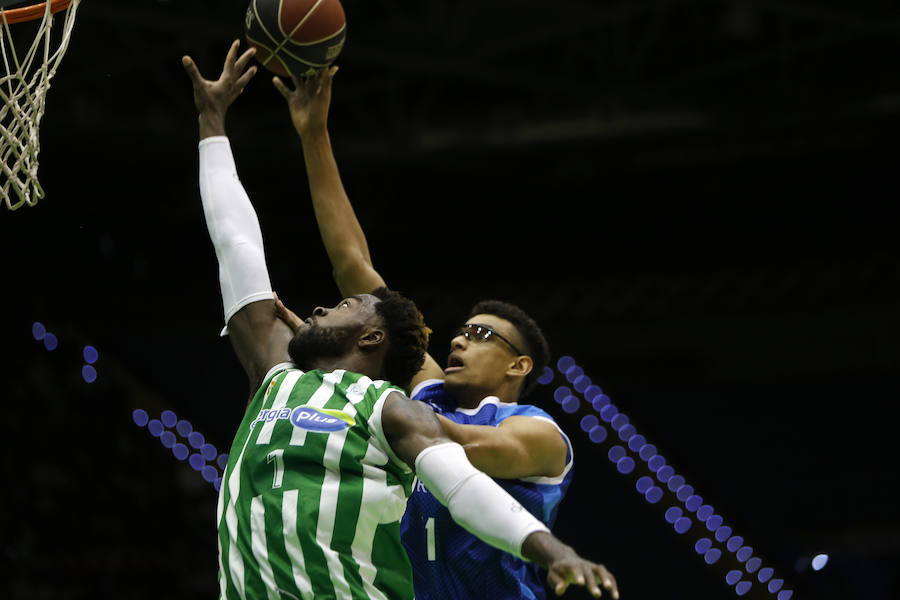 Fotos: Las imágenes del Betis - San Pablo Burgos