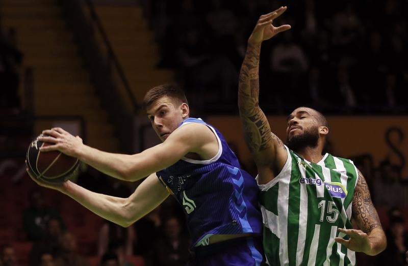 Fotos: Las imágenes del Betis - San Pablo Burgos