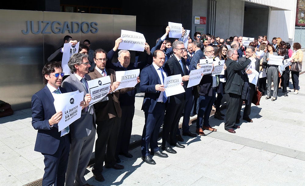 Fotos: Los abogados exigen mejoras en el sistema judicial