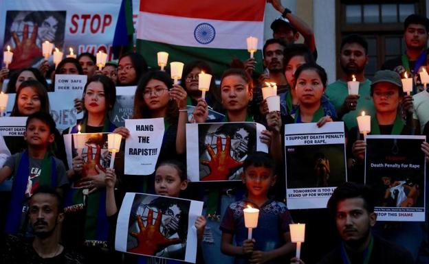 Mnifestación en la India contra la violencia sexual.