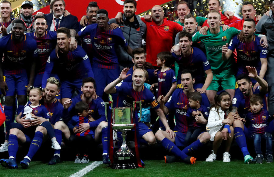 Andrés Iniesta se despidió de la Copa del Rey de la mejor manera posible, levantando el trofeo de campeón y realizando un auténtico partidazo que incluyó un gran gol marca de la casa.